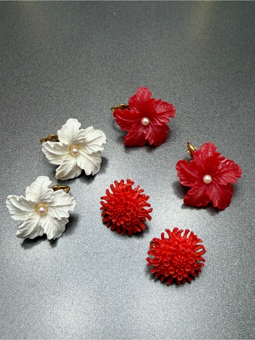 Vintage Red and White Floral Clip-On Earrings Celluloid